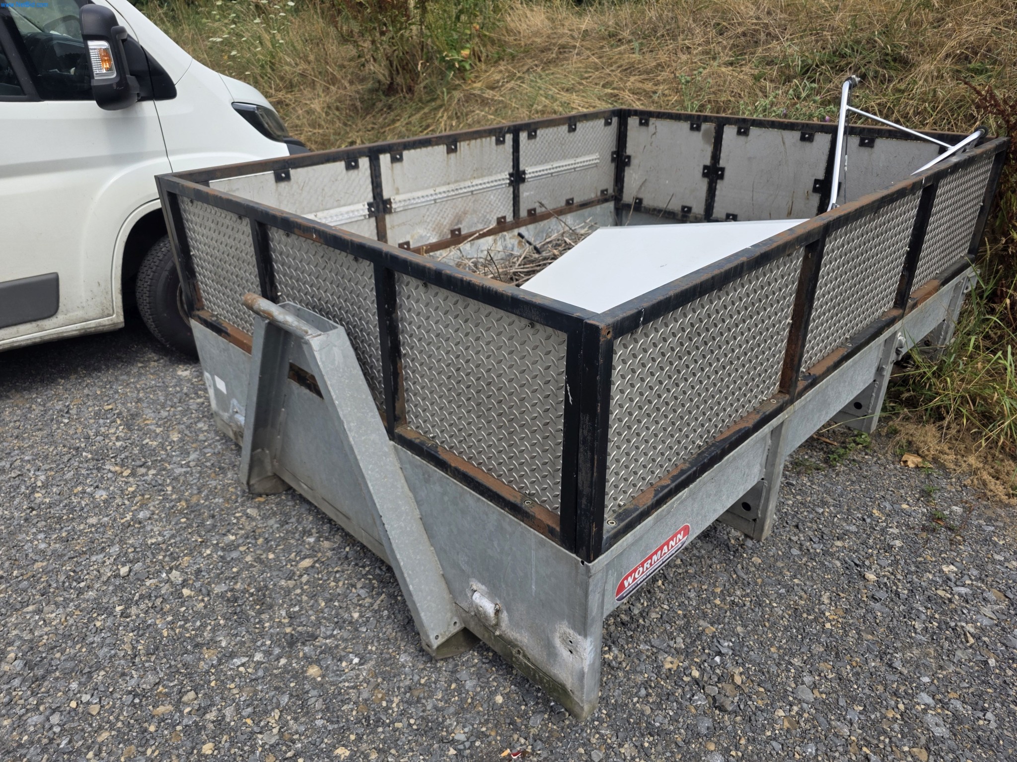 Trucks, Mobile Crushers, Loading Excavators, Mini Excavators-4