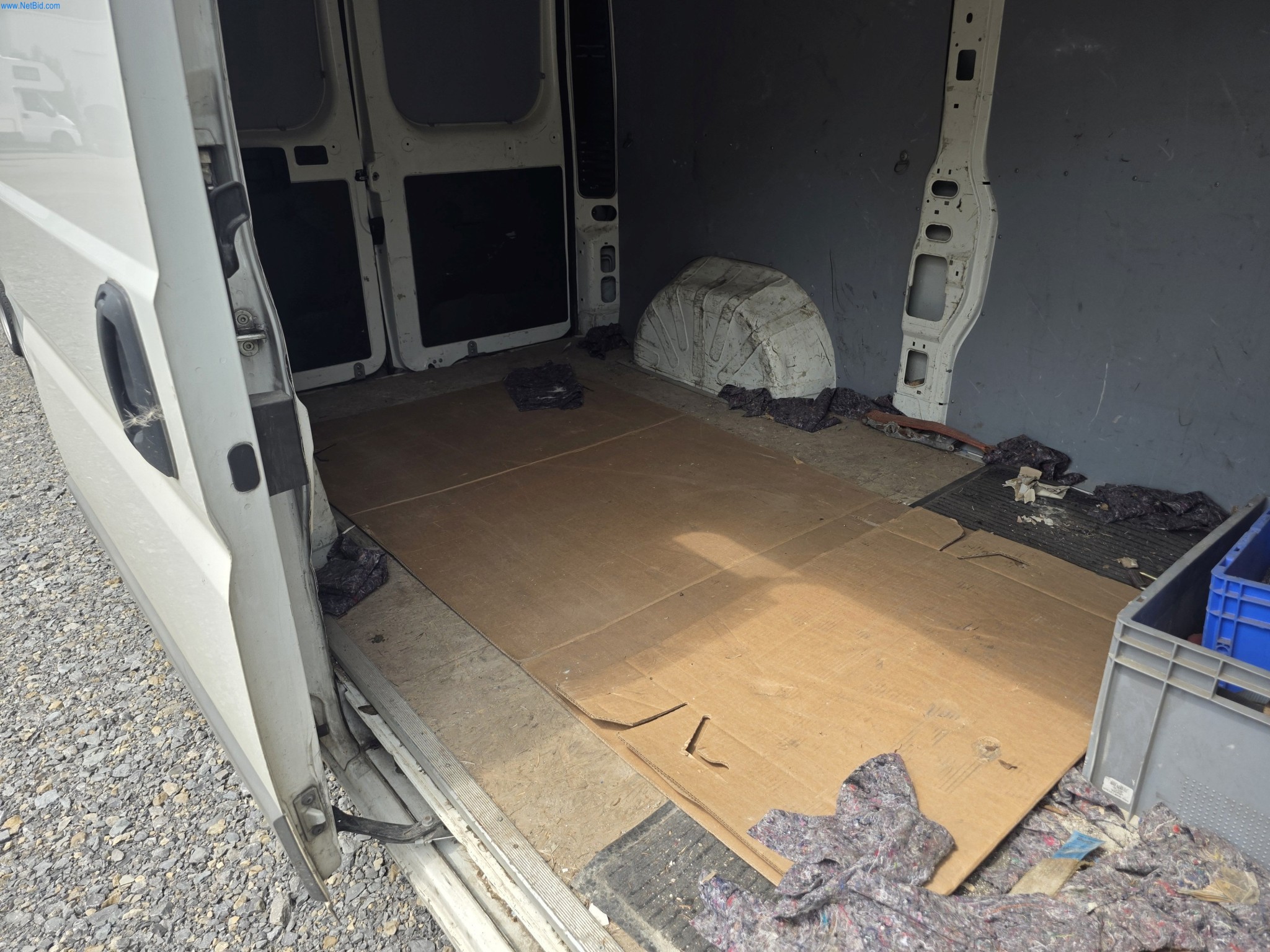 Trucks, Mobile Crushers, Loading Excavators, Mini Excavators-7
