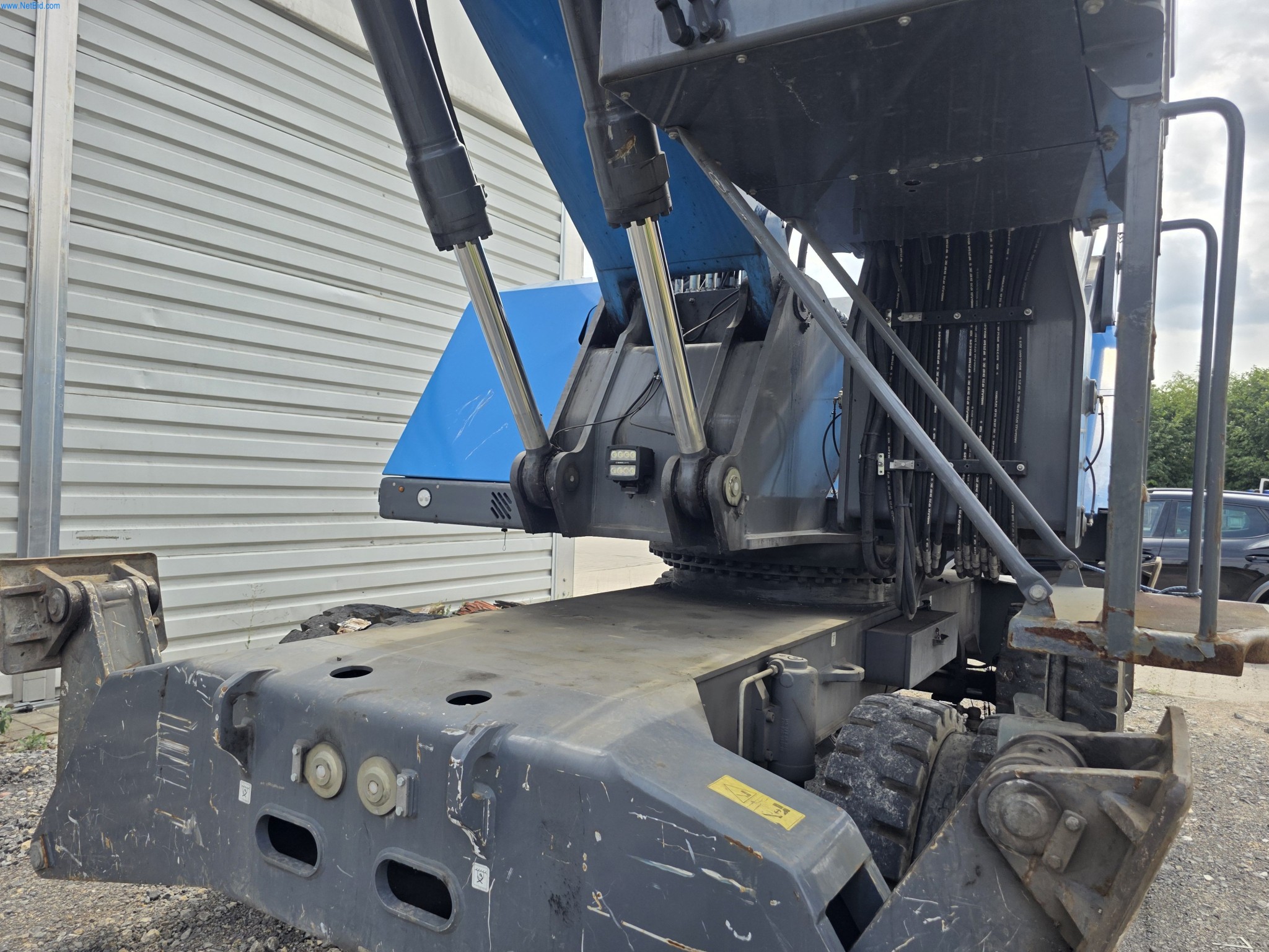 Trucks, Mobile Crushers, Loading Excavators, Mini Excavators-14