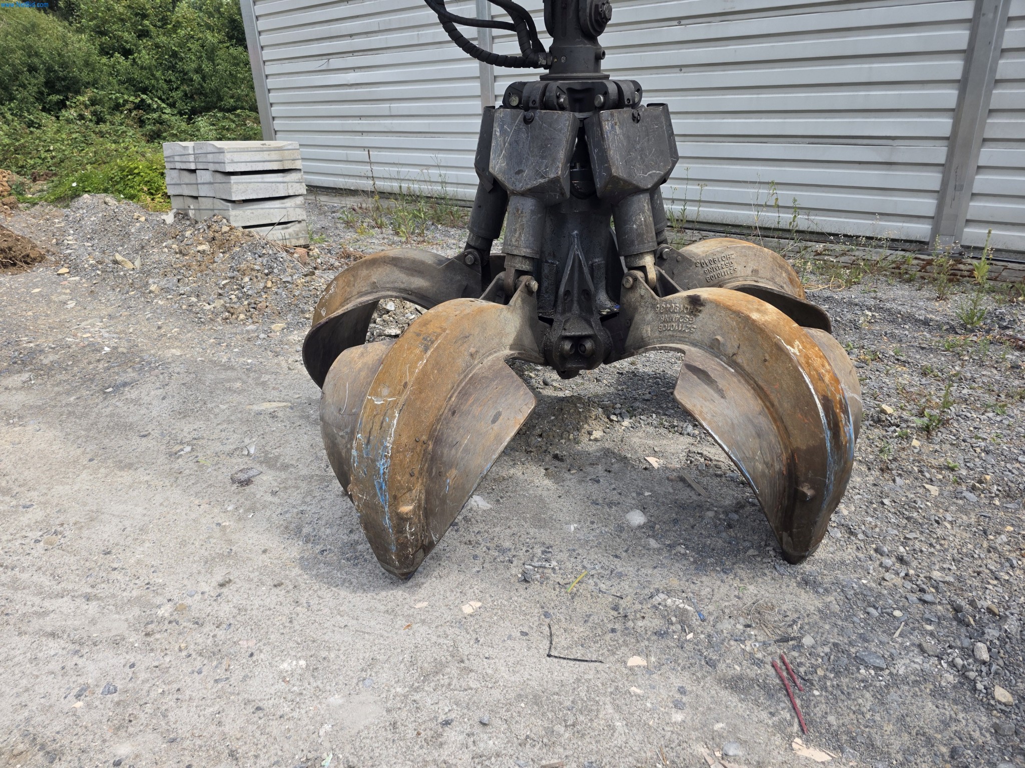 Trucks, Mobile Crushers, Loading Excavators, Mini Excavators-17