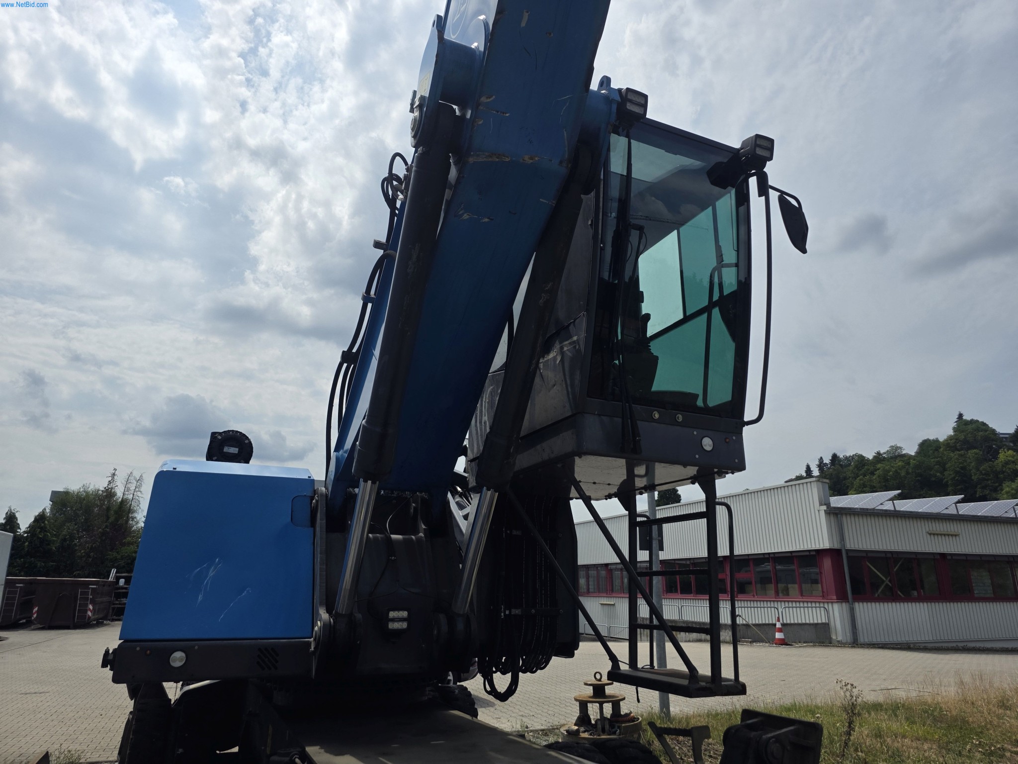 Trucks, Mobile Crushers, Loading Excavators, Mini Excavators-18