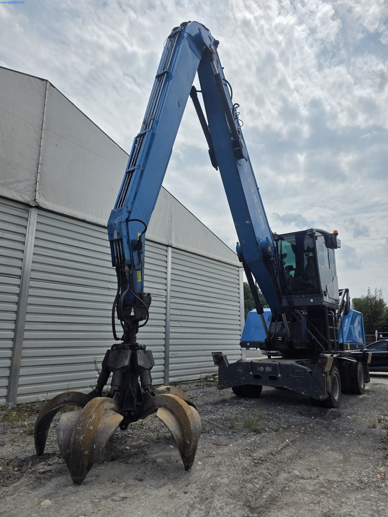Trucks, Mobile Crushers, Loading Excavators, Mini Excavators-1