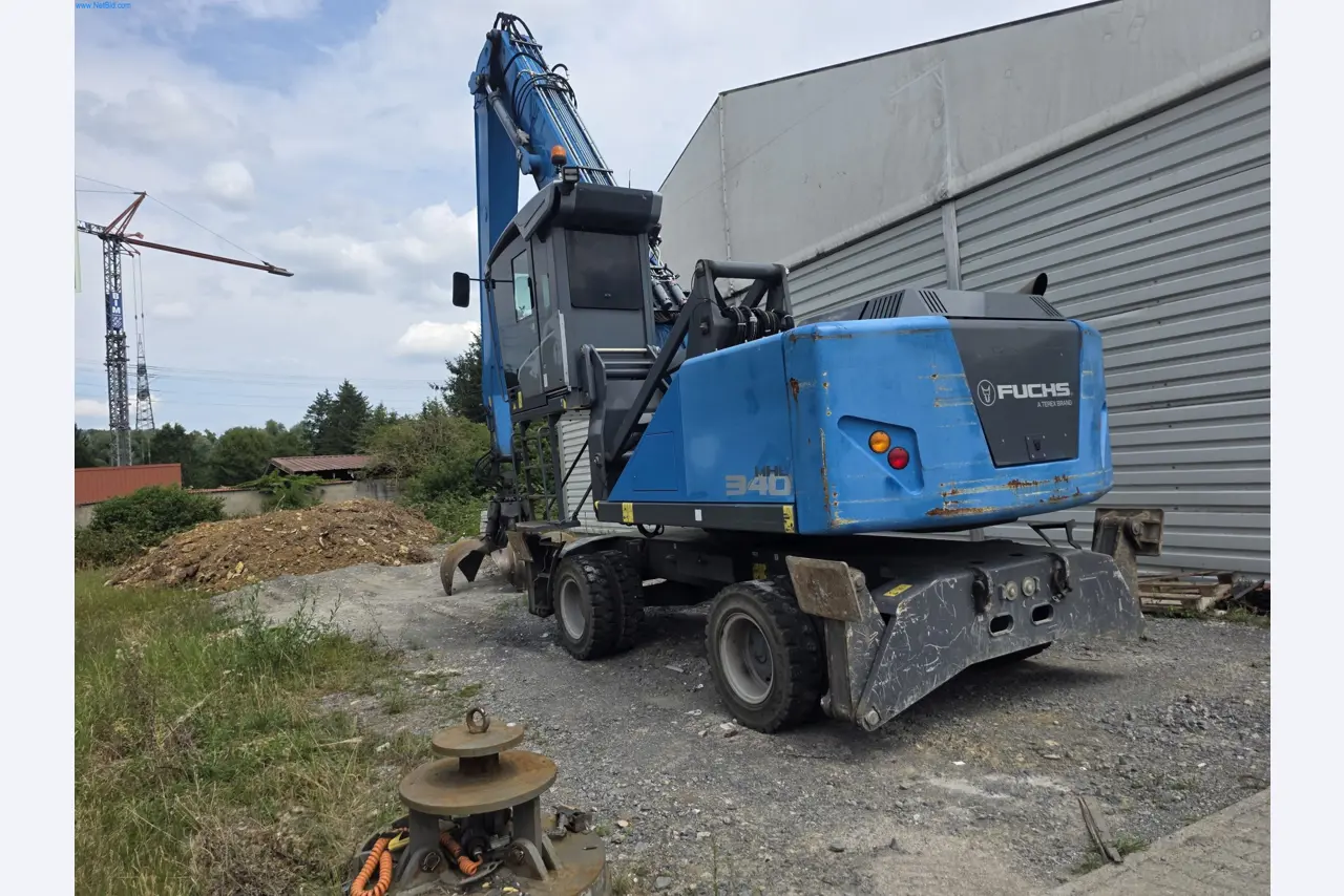 Trucks, Mobile Crushers, Loading Excavators, Mini Excavators-2