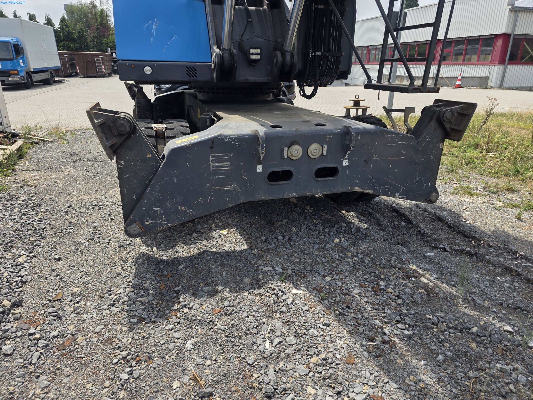 Trucks, Mobile Crushers, Loading Excavators, Mini Excavators-4