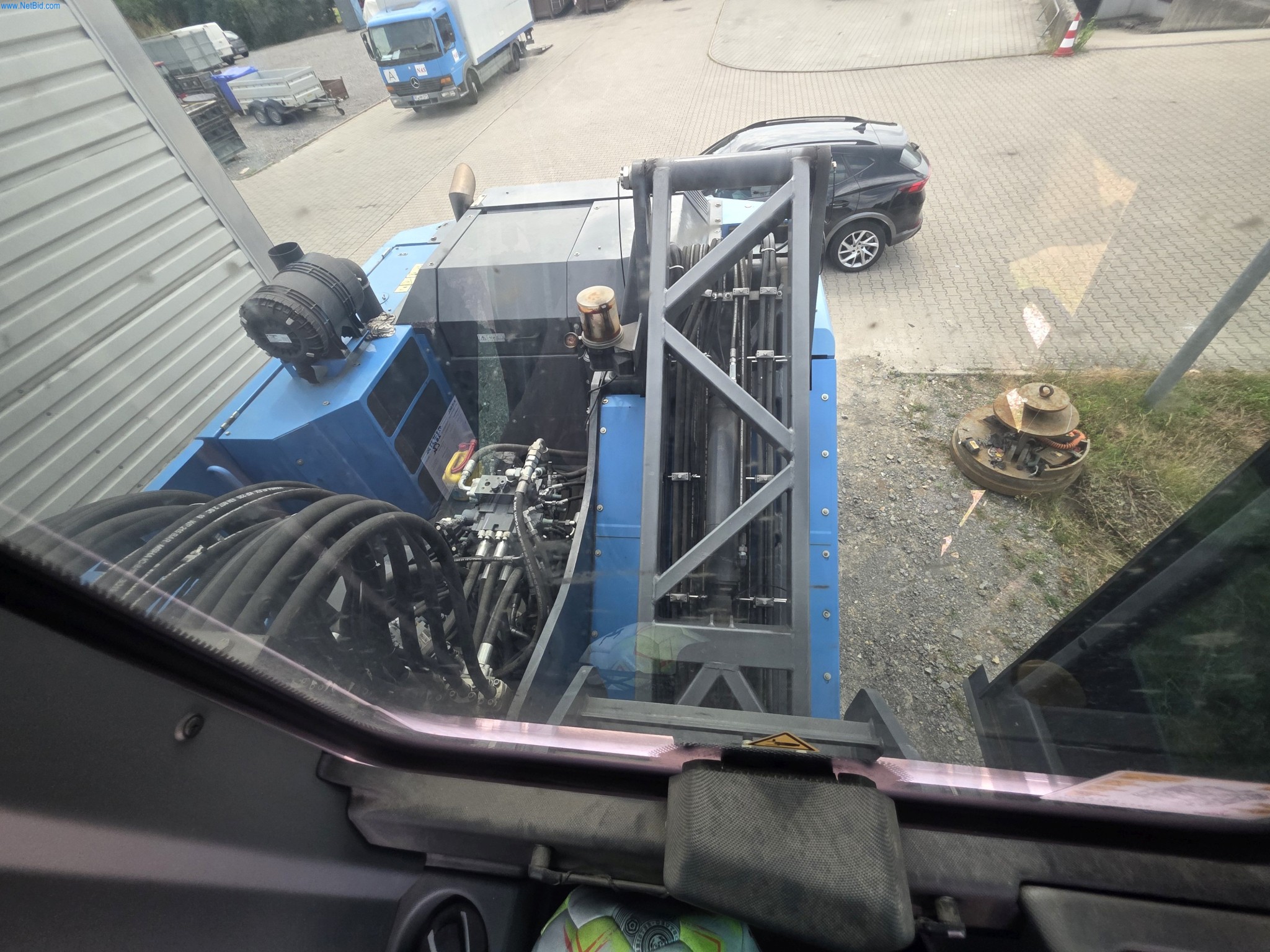Trucks, Mobile Crushers, Loading Excavators, Mini Excavators-7