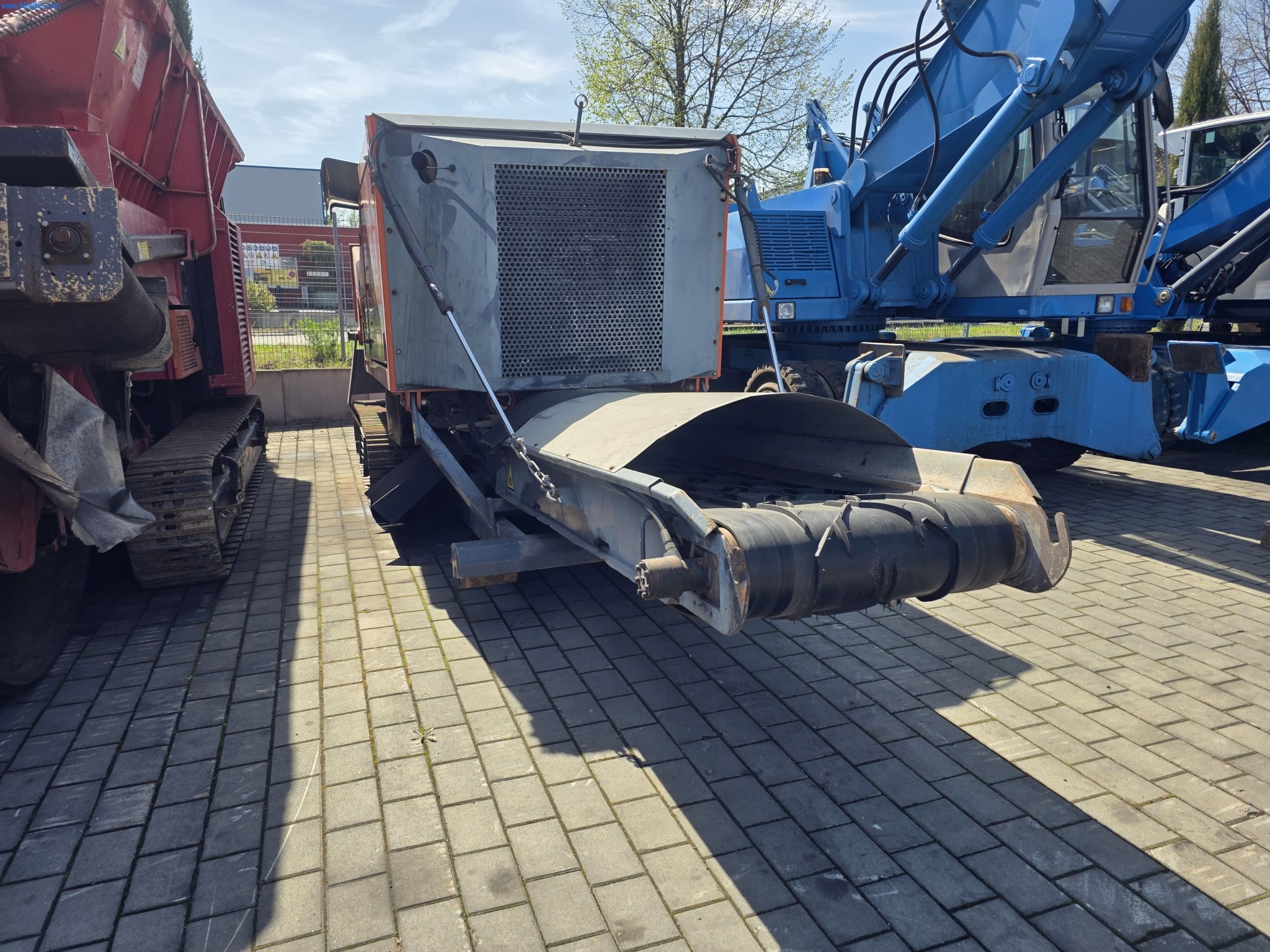 Trucks, Mobile Crushers, Loading Excavators, Mini Excavators-12