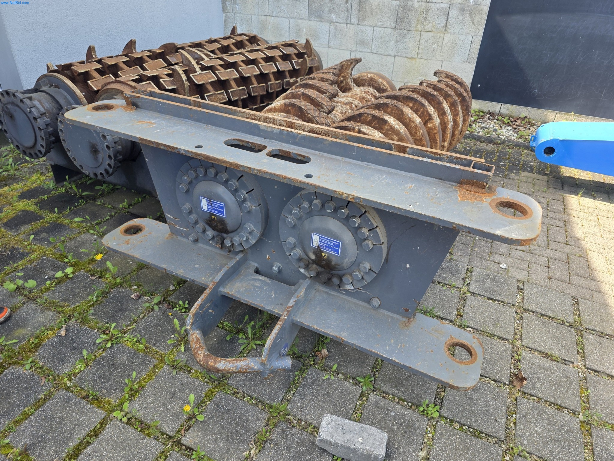 Trucks, Mobile Crushers, Loading Excavators, Mini Excavators-15