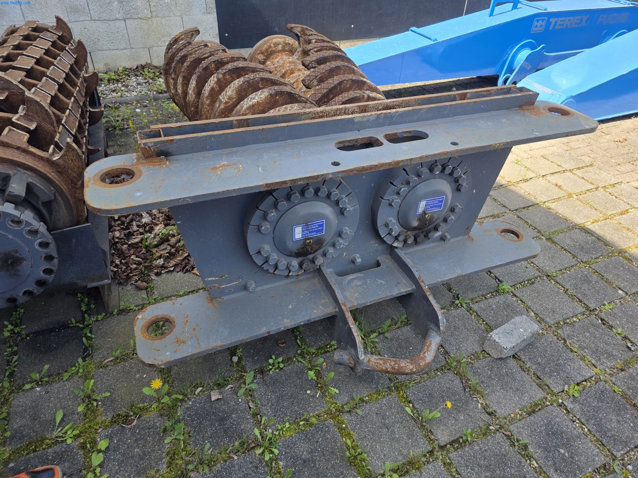 Trucks, Mobile Crushers, Loading Excavators, Mini Excavators-19