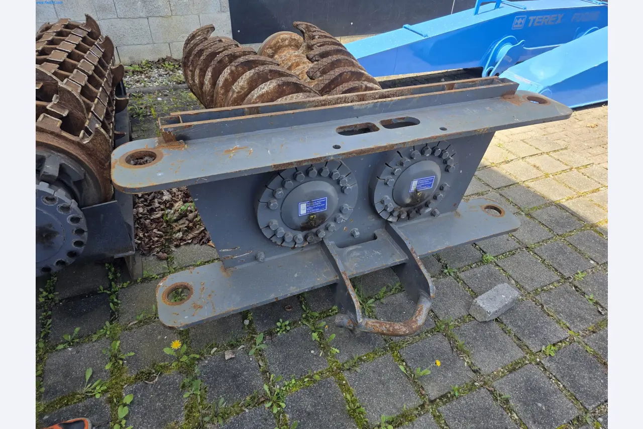 Trucks, Mobile Crushers, Loading Excavators, Mini Excavators-19