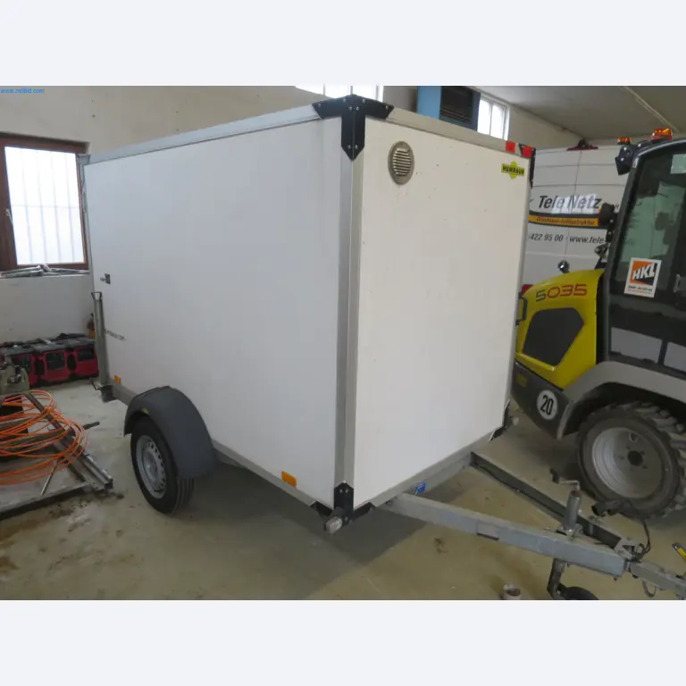 Machines et matériel d'une entreprise de construction spécialisée dans la fibre optique-2