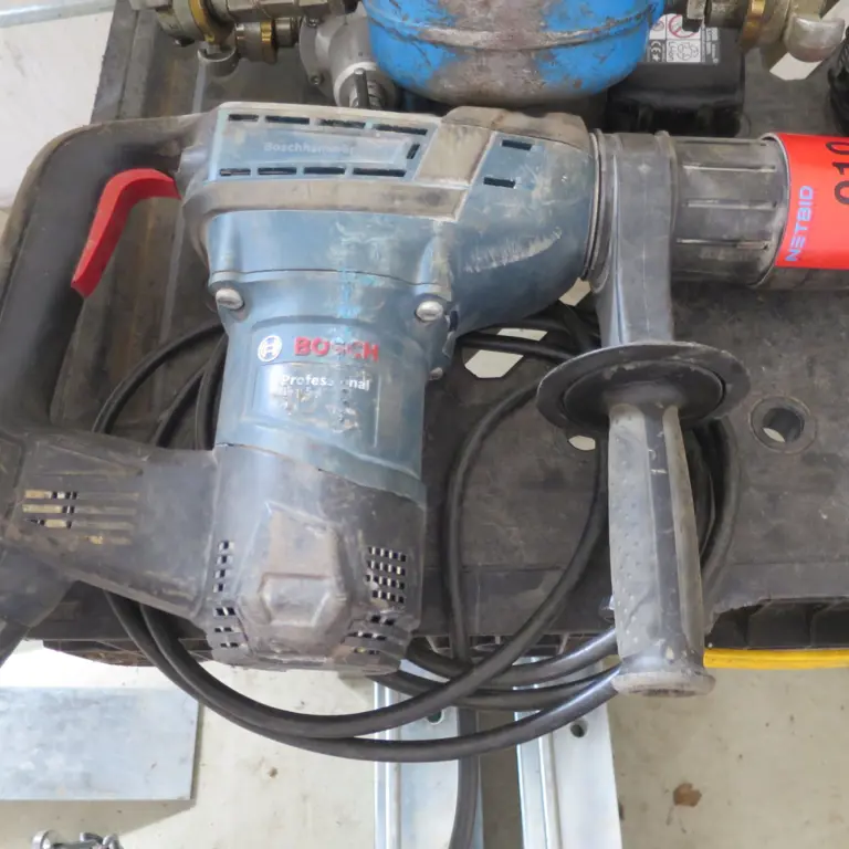 Elektrické příklepové kladivo Bosch Professional GB15-40