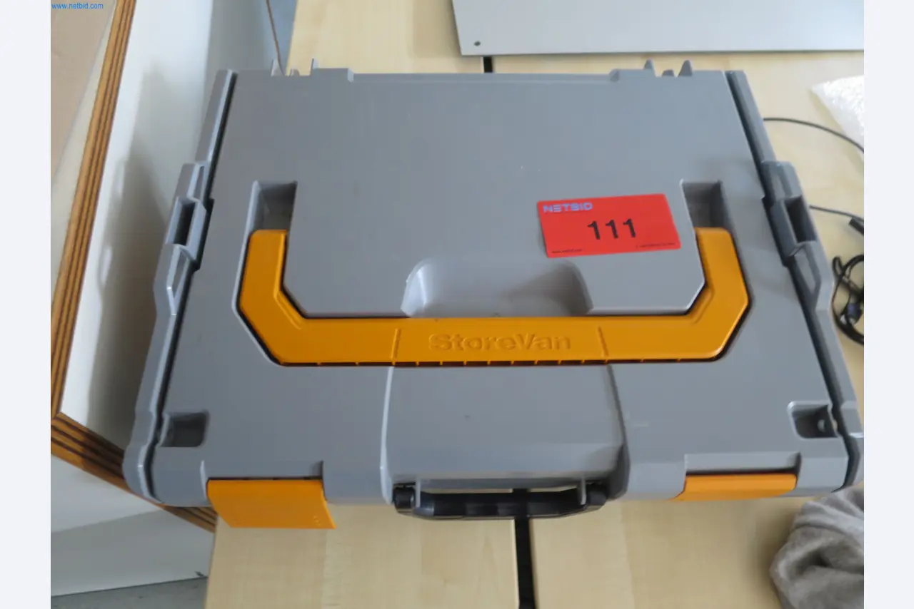 Machines et matériel d'une entreprise de construction spécialisée dans la fibre optique-1