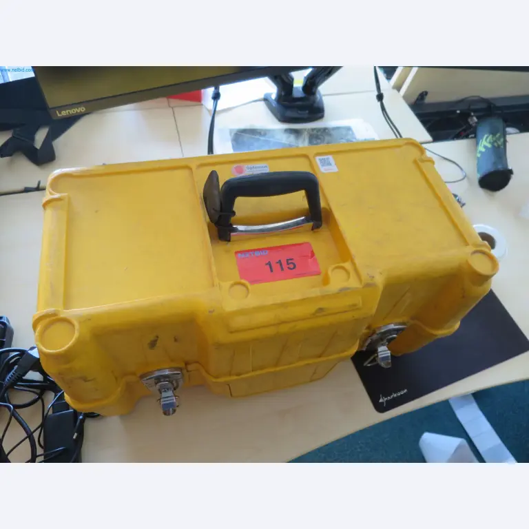 Machines et matériel d'une entreprise de construction spécialisée dans la fibre optique-1