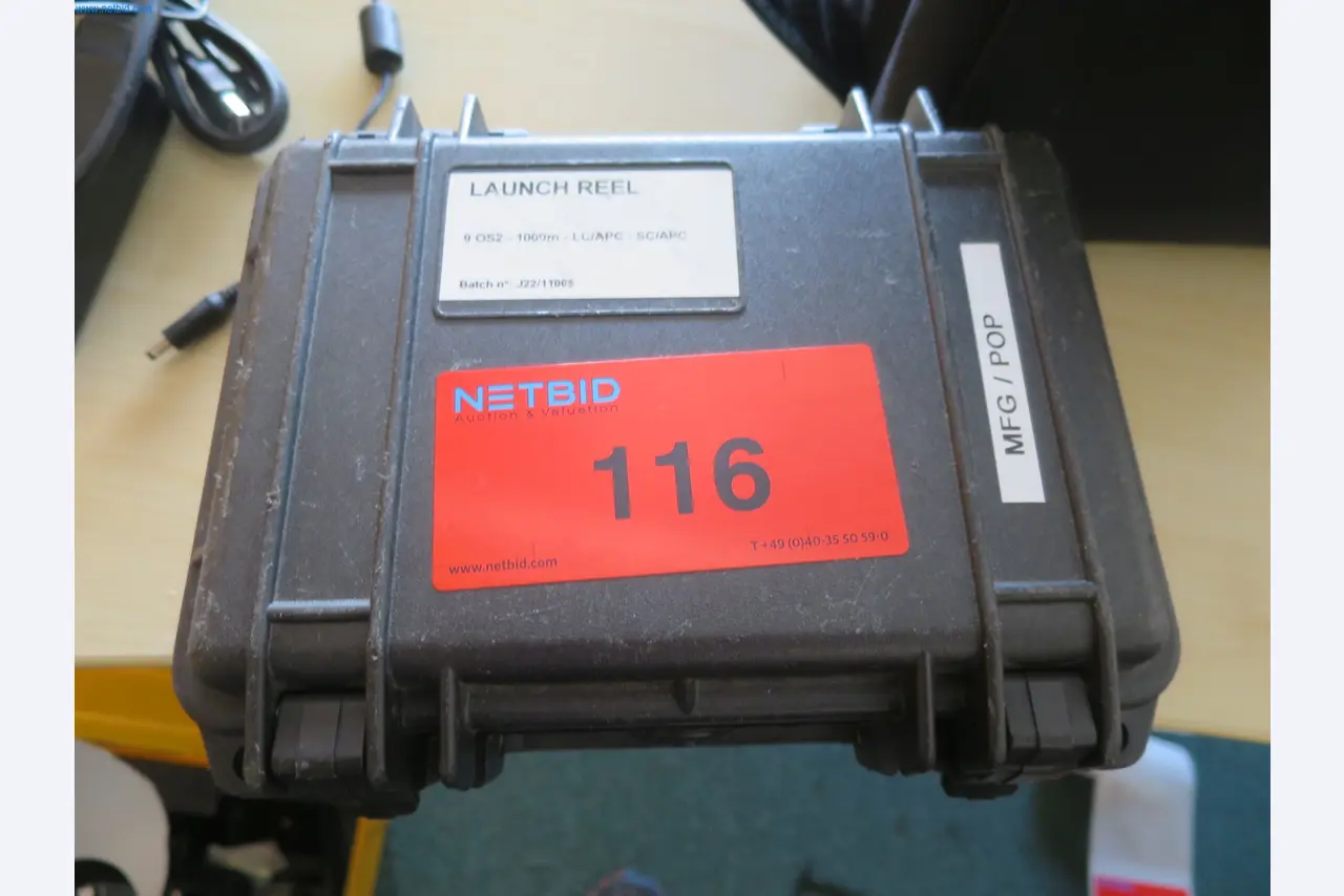 Machines et matériel d'une entreprise de construction spécialisée dans la fibre optique-1