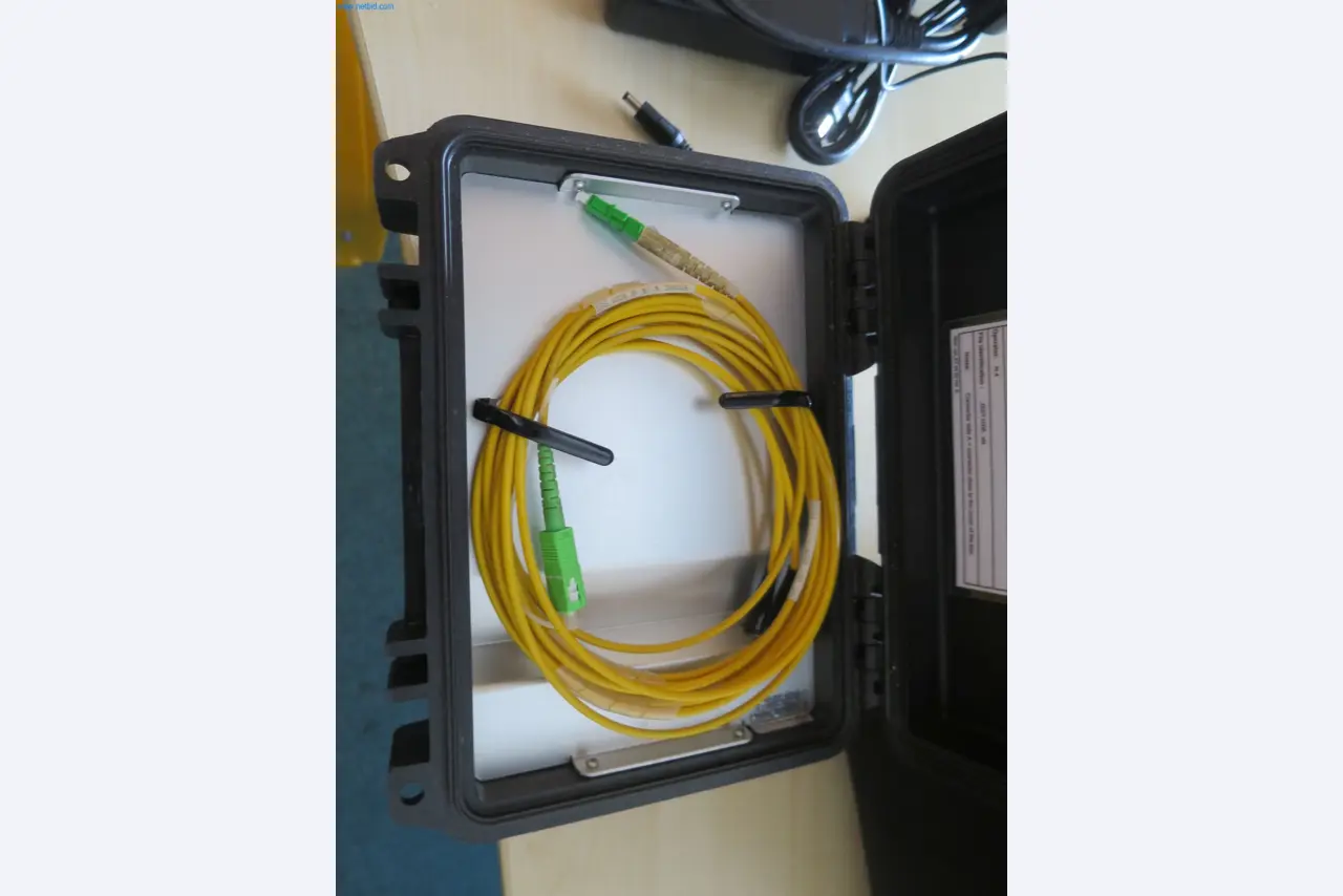 Machines et matériel d'une entreprise de construction spécialisée dans la fibre optique-2