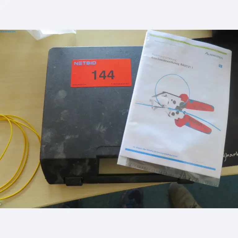 Machines et matériel d'une entreprise de construction spécialisée dans la fibre optique-1