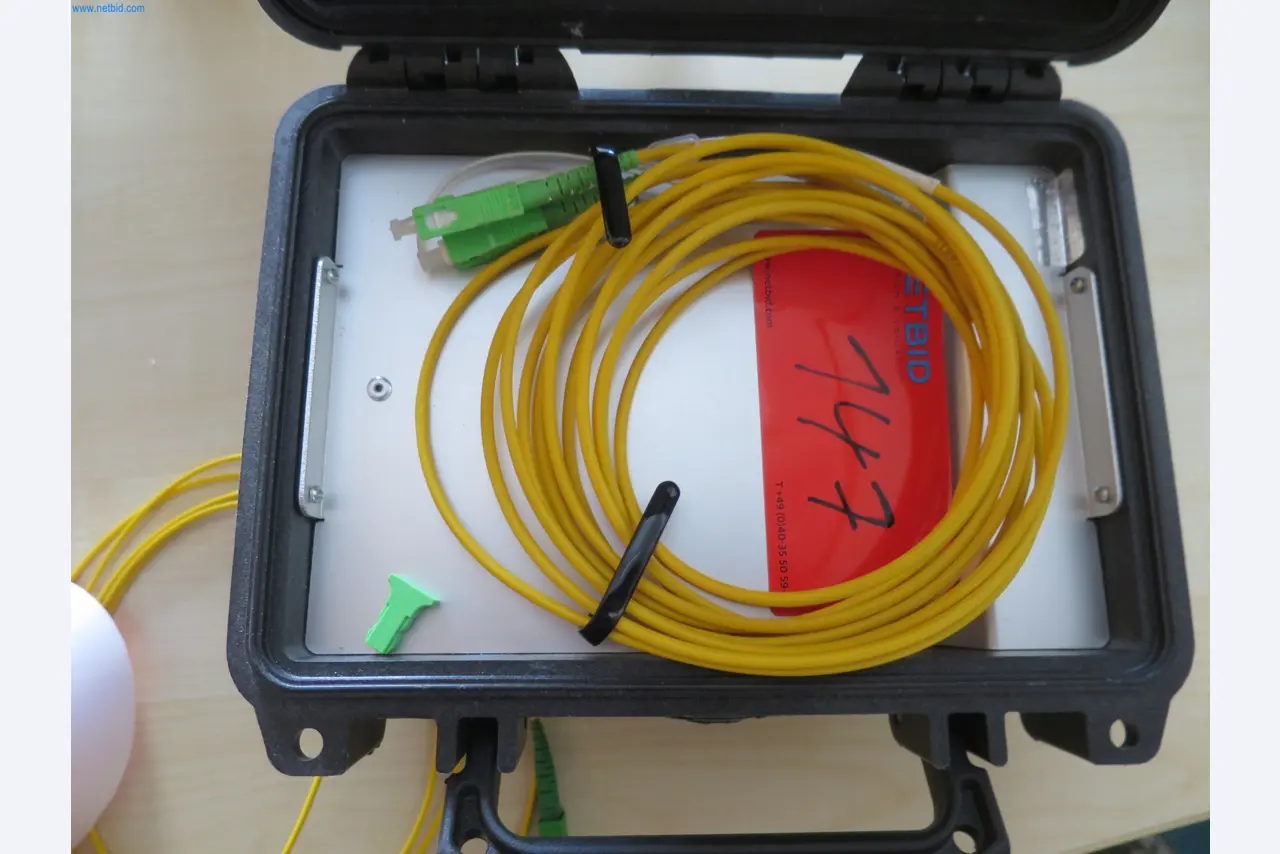 Machines et matériel d'une entreprise de construction spécialisée dans la fibre optique-1