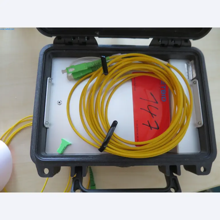 Machines et matériel d'une entreprise de construction spécialisée dans la fibre optique-1