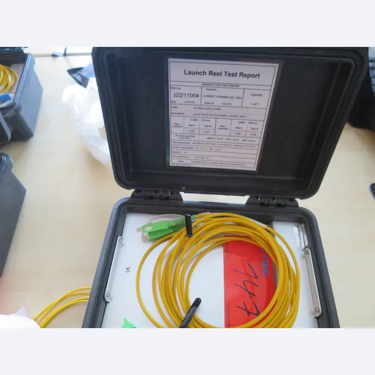 Machines et matériel d'une entreprise de construction spécialisée dans la fibre optique-3