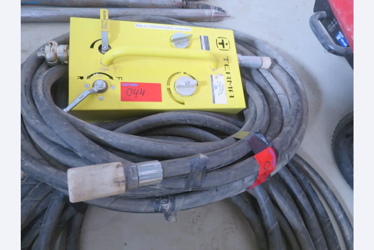 Machines et matériel d'une entreprise de construction spécialisée dans la fibre optique-1