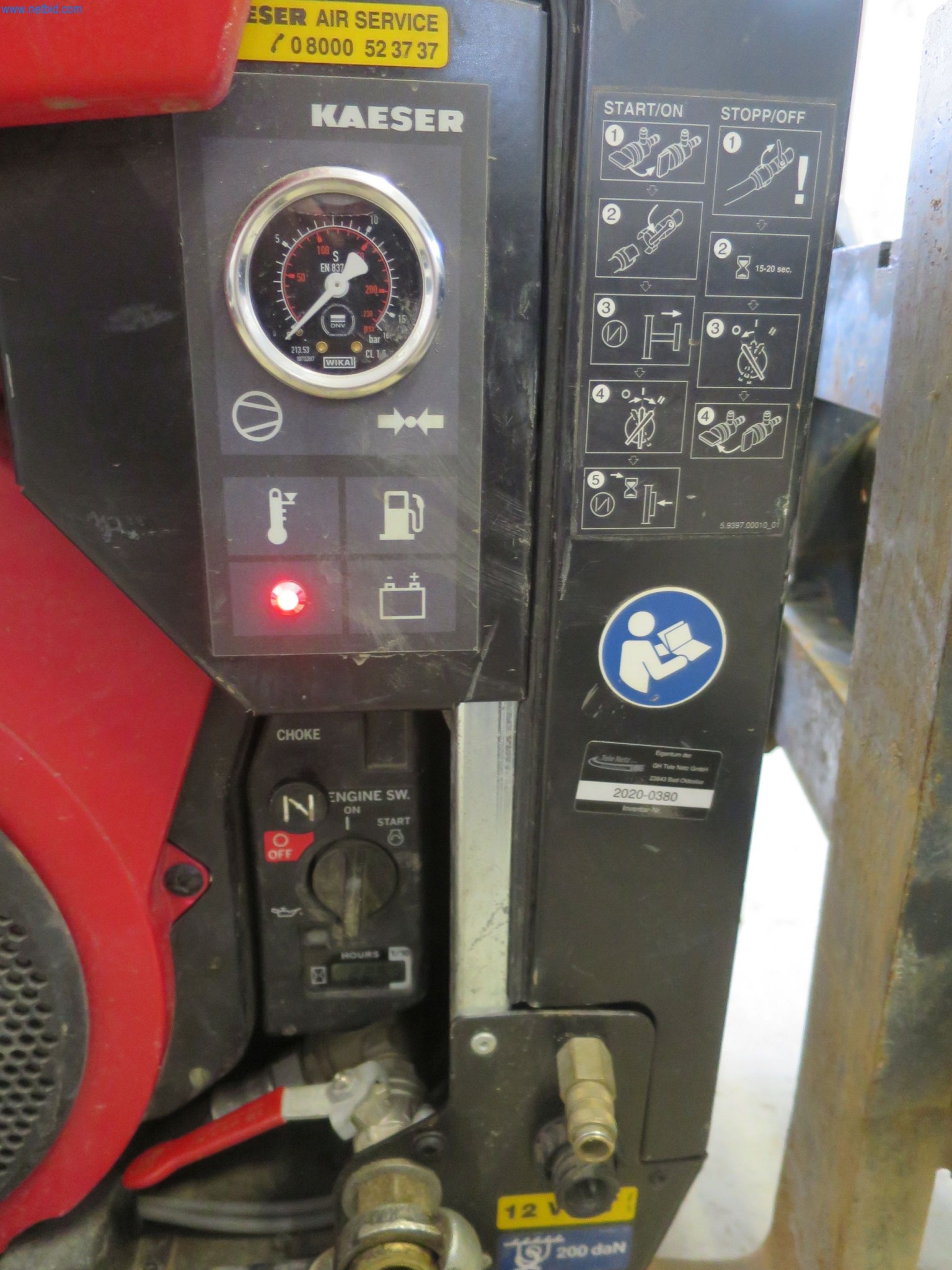 Machines et matériel d'une entreprise de construction spécialisée dans la fibre optique-3
