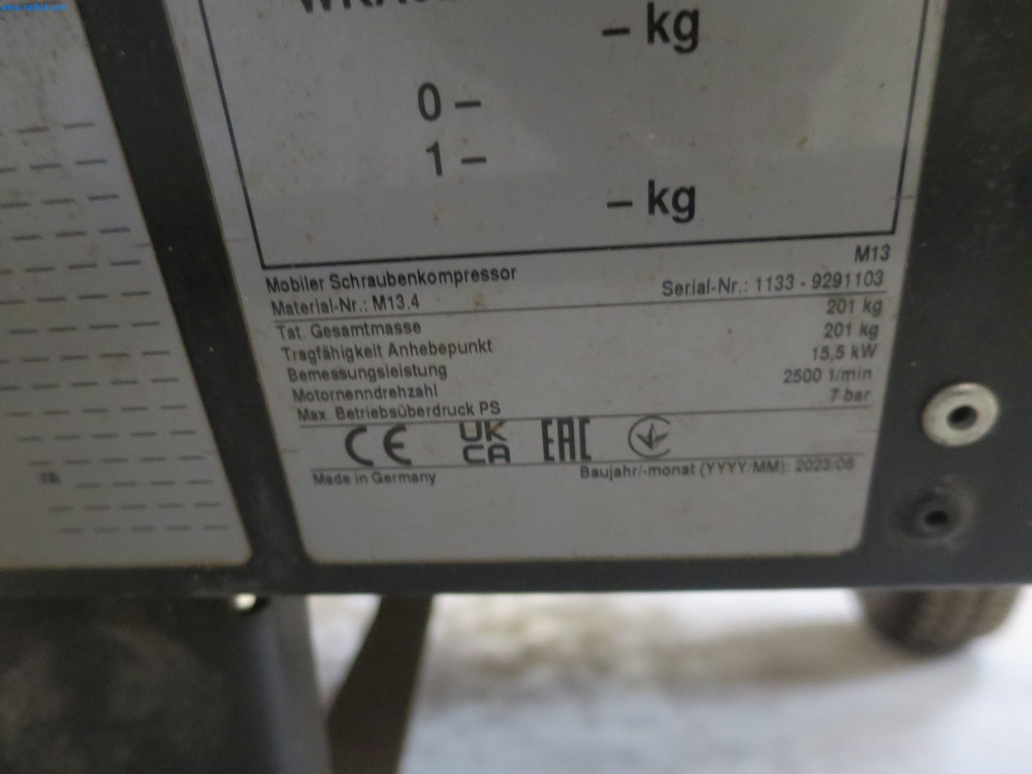 Machines et matériel d'une entreprise de construction spécialisée dans la fibre optique-6