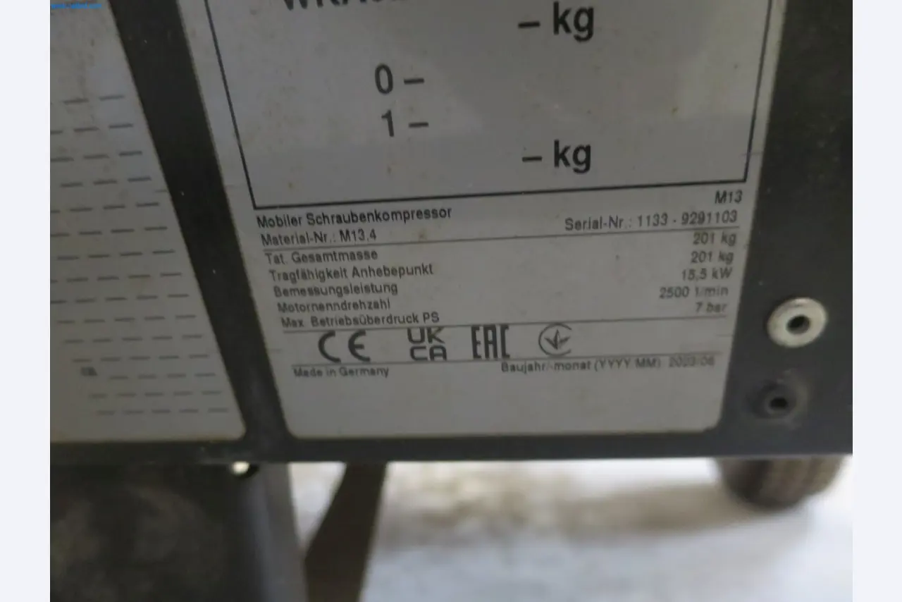 Machines et matériel d'une entreprise de construction spécialisée dans la fibre optique-6