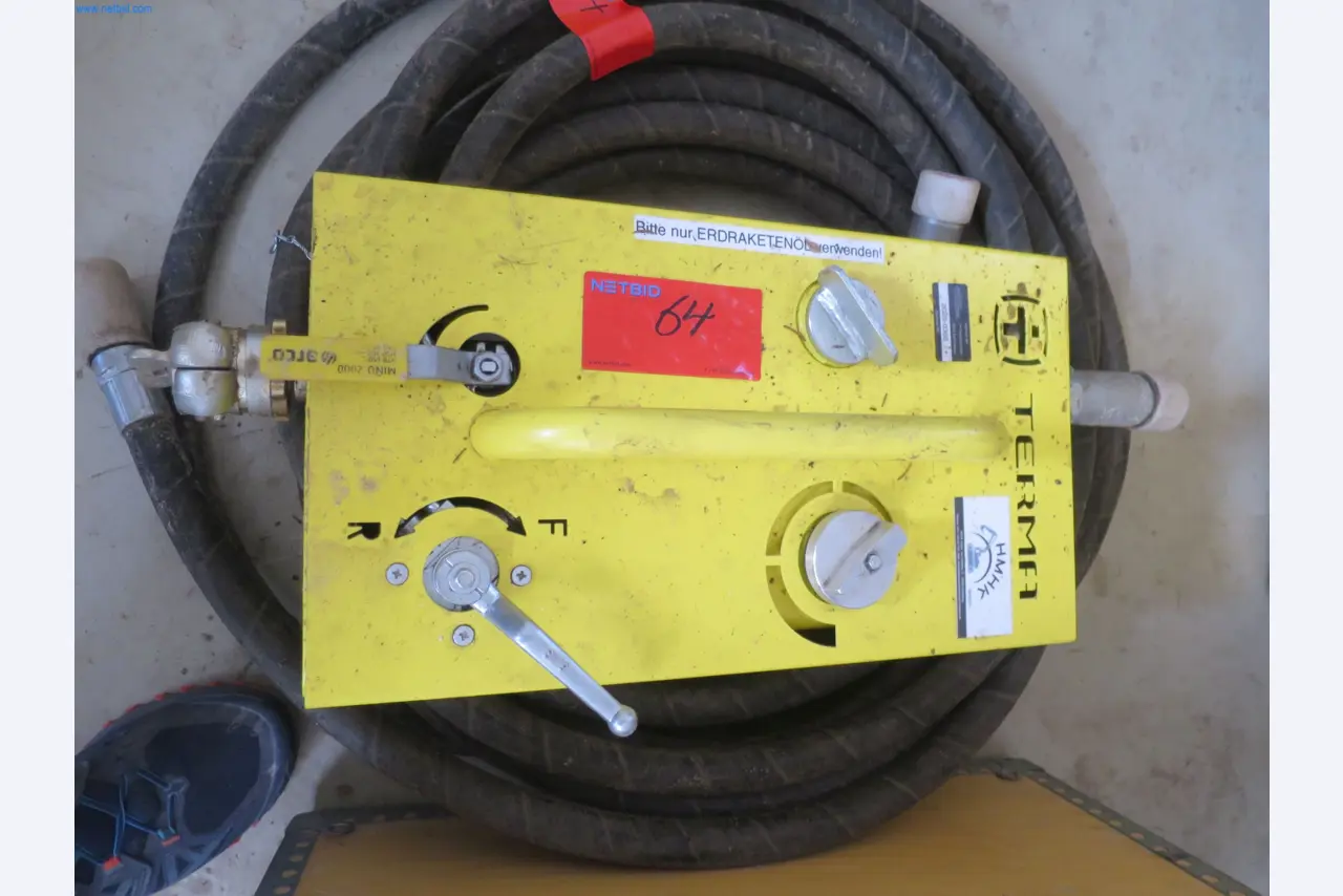Machines et matériel d'une entreprise de construction spécialisée dans la fibre optique-3