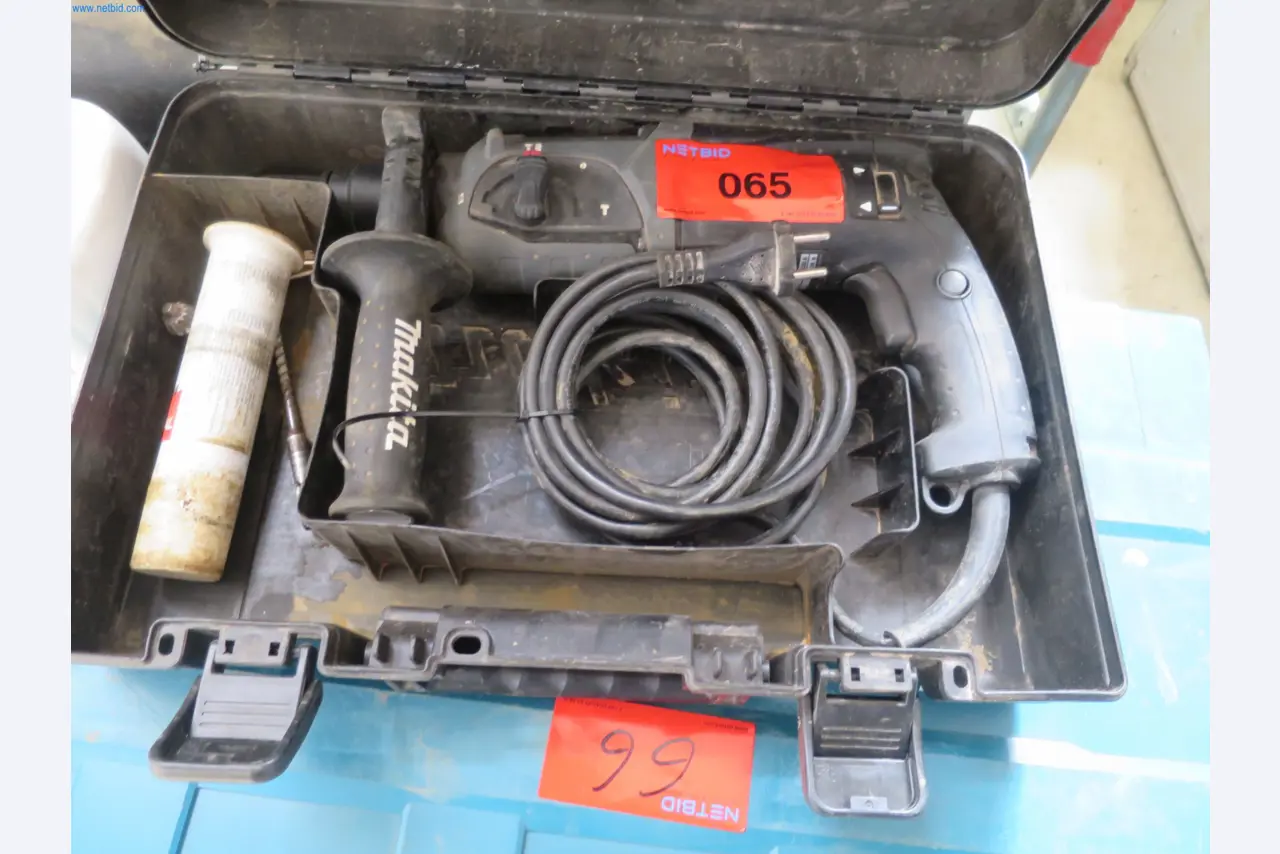 Machines et matériel d'une entreprise de construction spécialisée dans la fibre optique-2