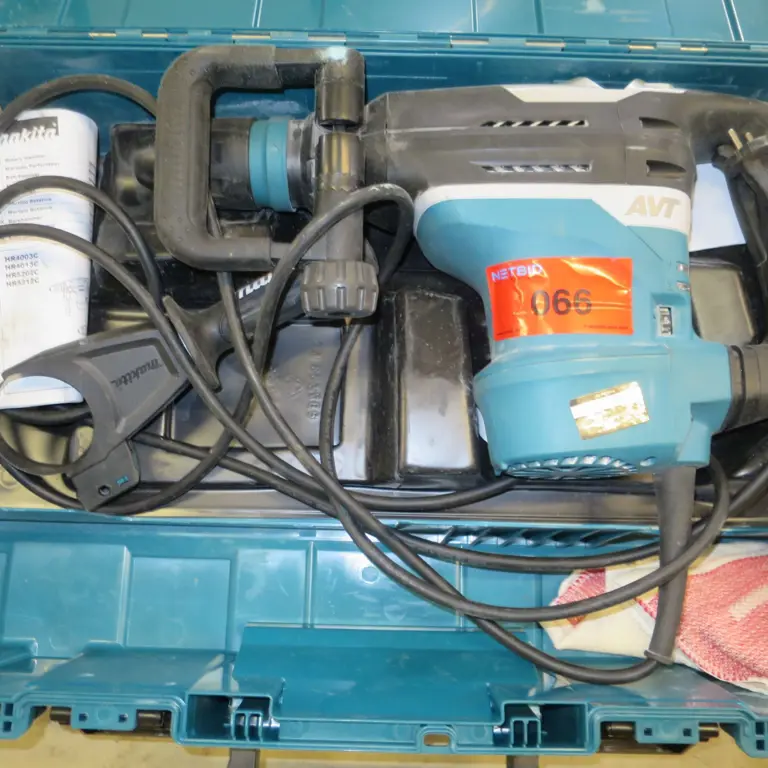 Elektrické příklepové kladivo Makita HR4013C