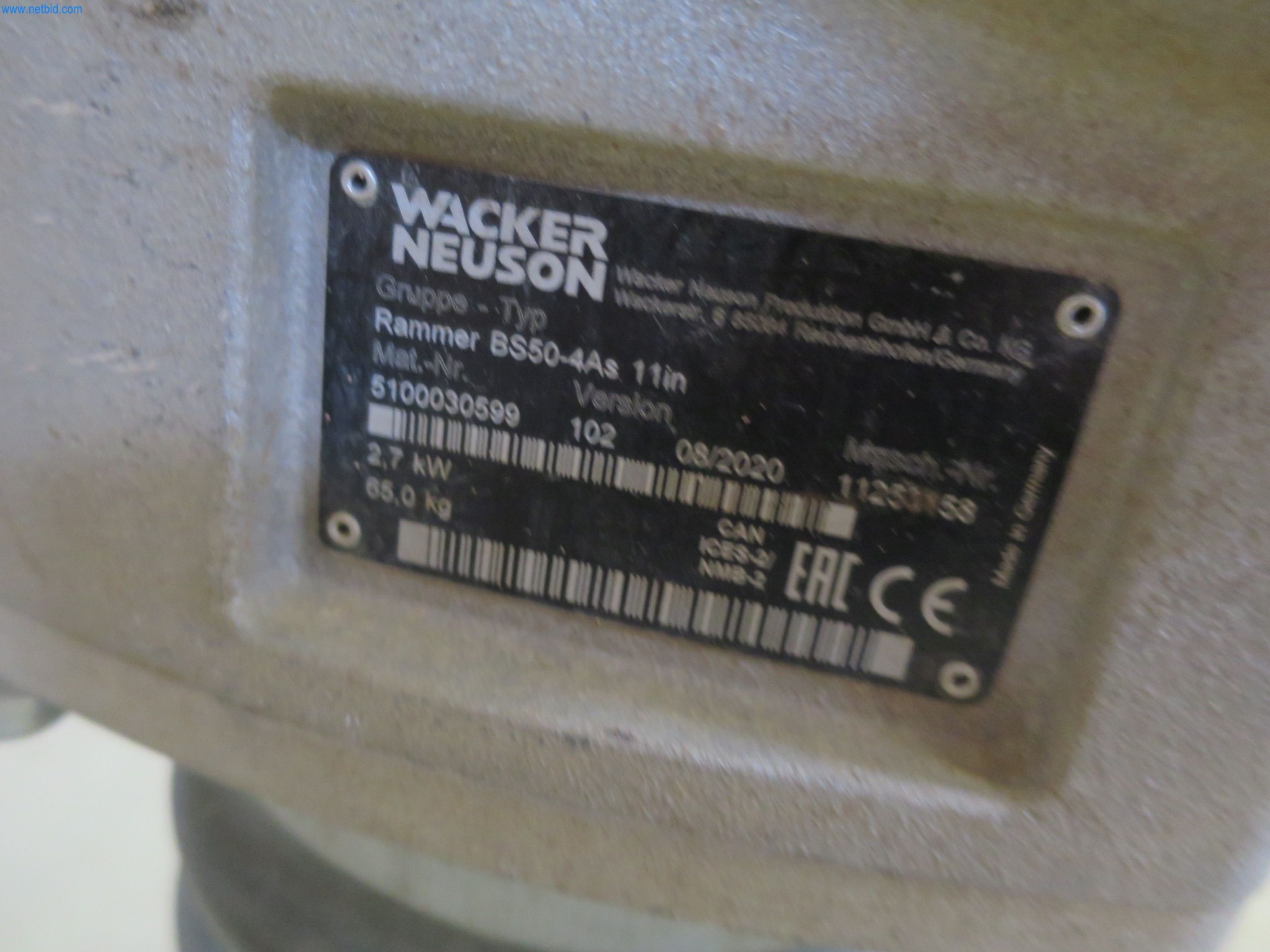 Machines et matériel d'une entreprise de construction spécialisée dans la fibre optique-3
