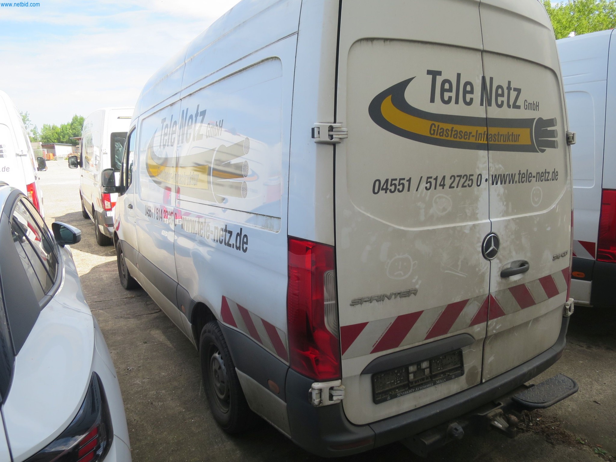 Machines et matériel d'une entreprise de construction spécialisée dans la fibre optique-3