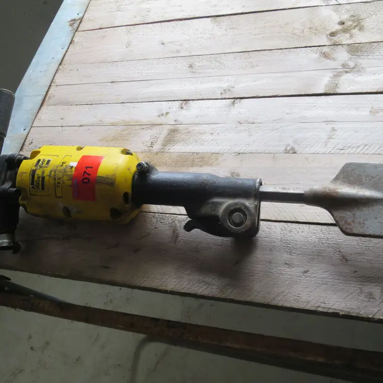 Pneumatické bourací kladivo Atlas Copco TEX21PE