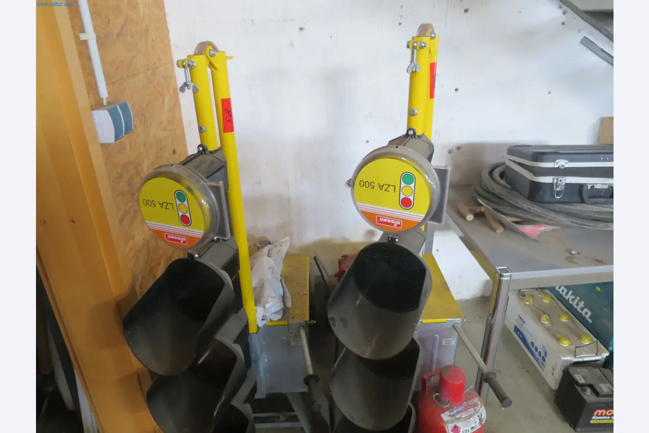 Machines et matériel d'une entreprise de construction spécialisée dans la fibre optique-3