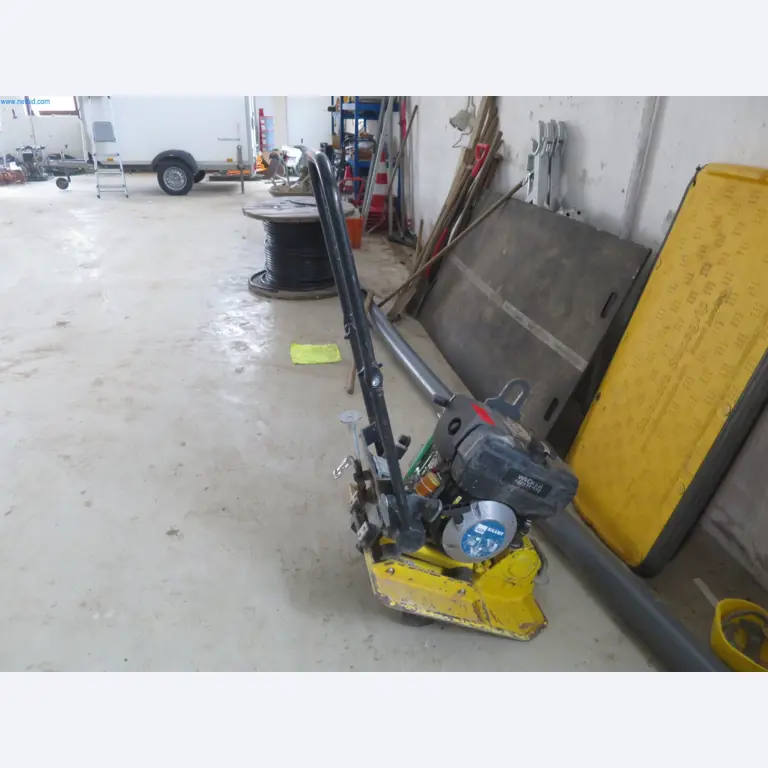 Machines et matériel d'une entreprise de construction spécialisée dans la fibre optique-1