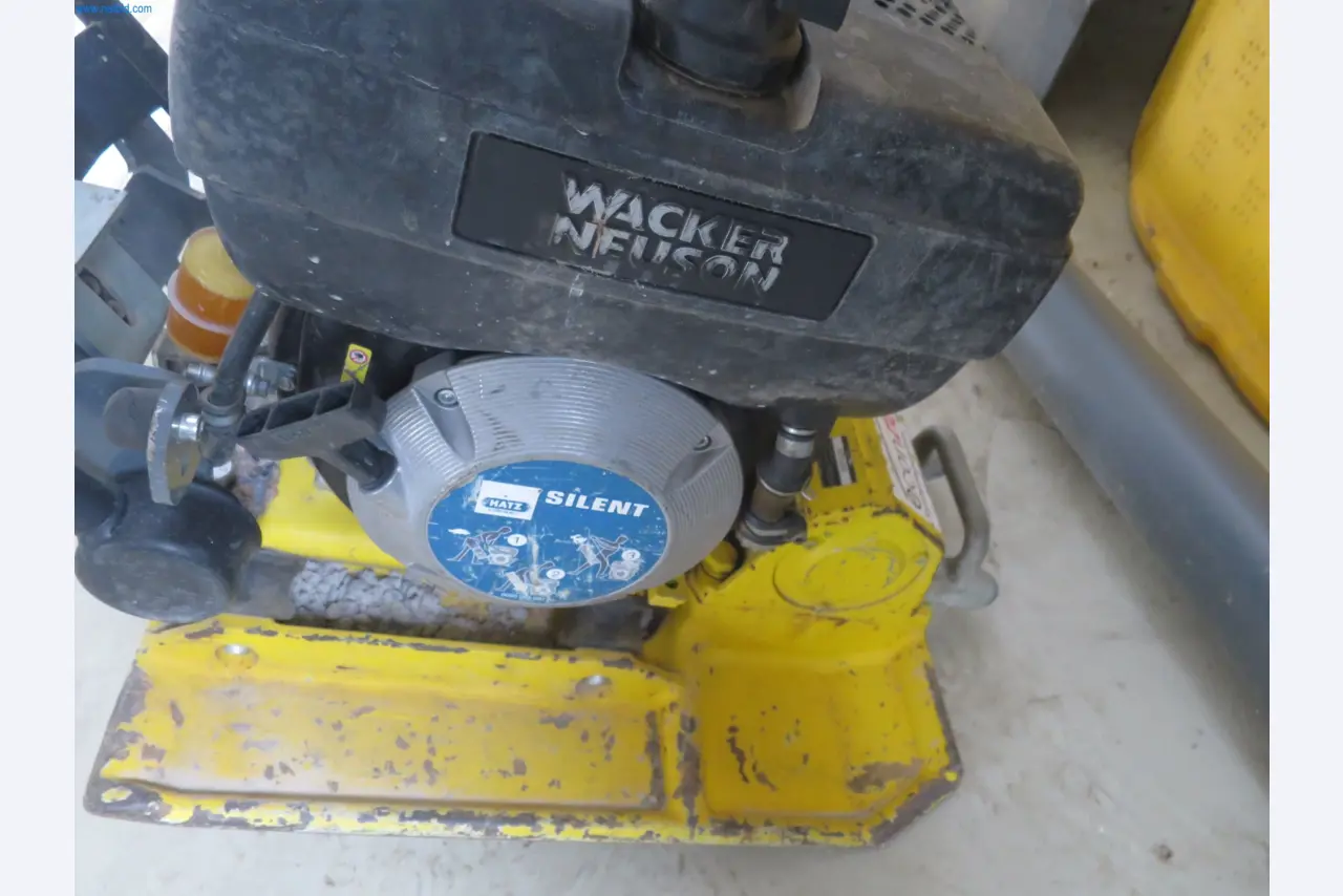 Machines et matériel d'une entreprise de construction spécialisée dans la fibre optique-2