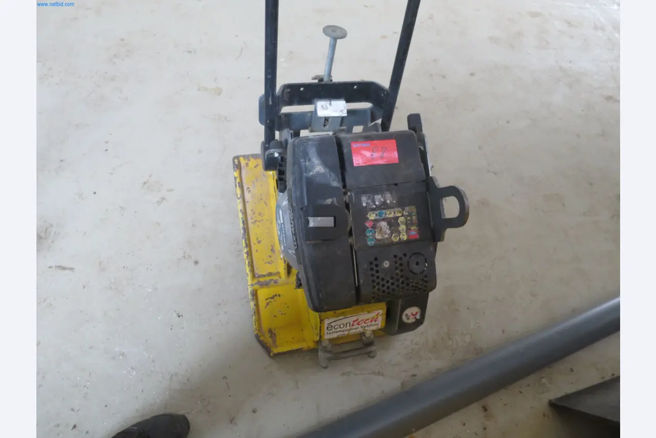Machines et matériel d'une entreprise de construction spécialisée dans la fibre optique-3