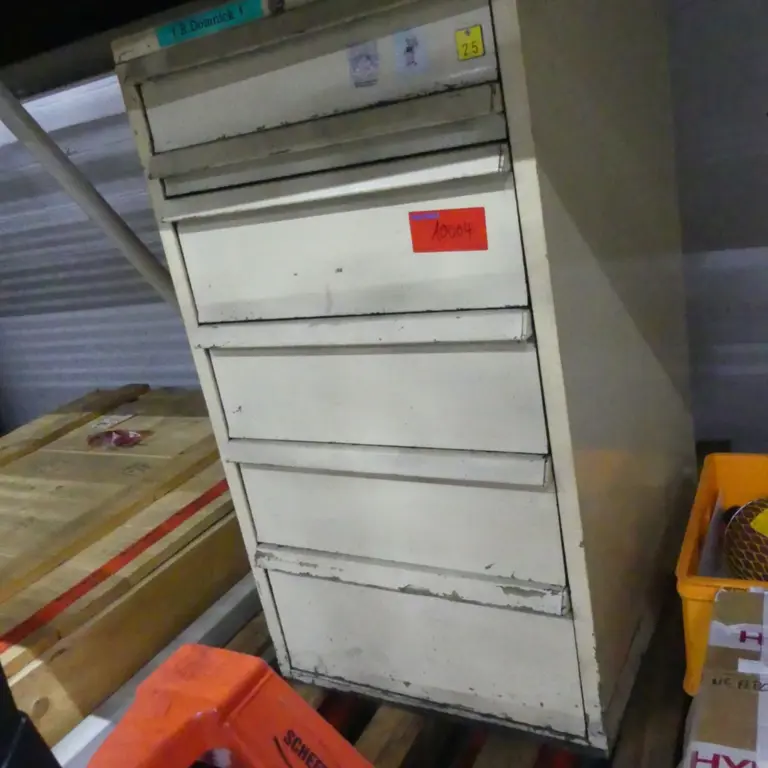 Drawer cabinet
