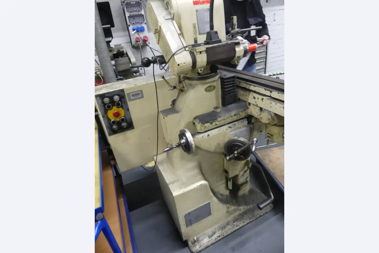 Centres d'usinage, machines d'usinage des métaux et lignes de production de l'industrie automobile-2