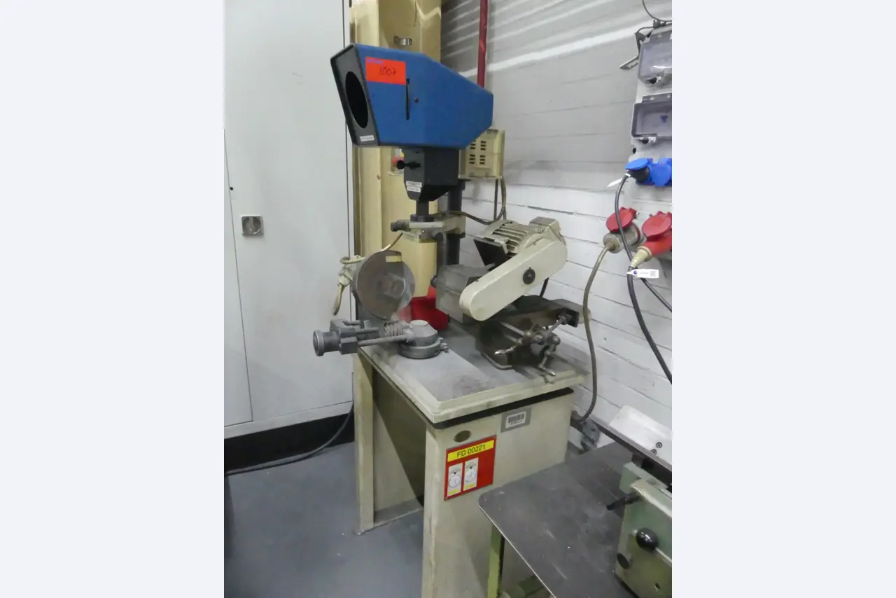 Centres d'usinage, machines d'usinage des métaux et lignes de production de l'industrie automobile-1