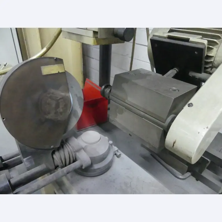 Centres d'usinage, machines d'usinage des métaux et lignes de production de l'industrie automobile-2