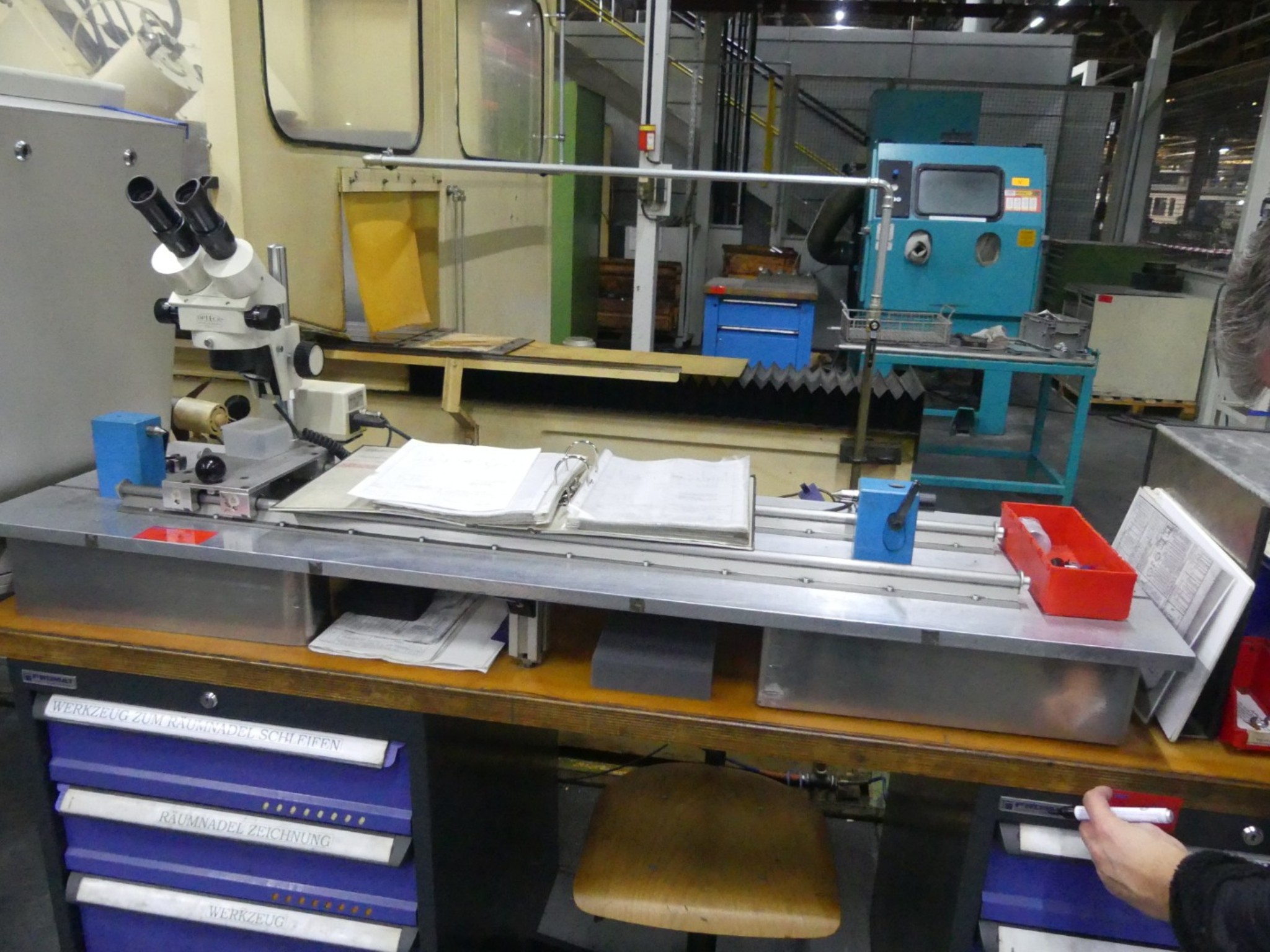 Centros de mecanizado, máquinas para trabajar el metal y líneas de producción de la industria del automóvil-1