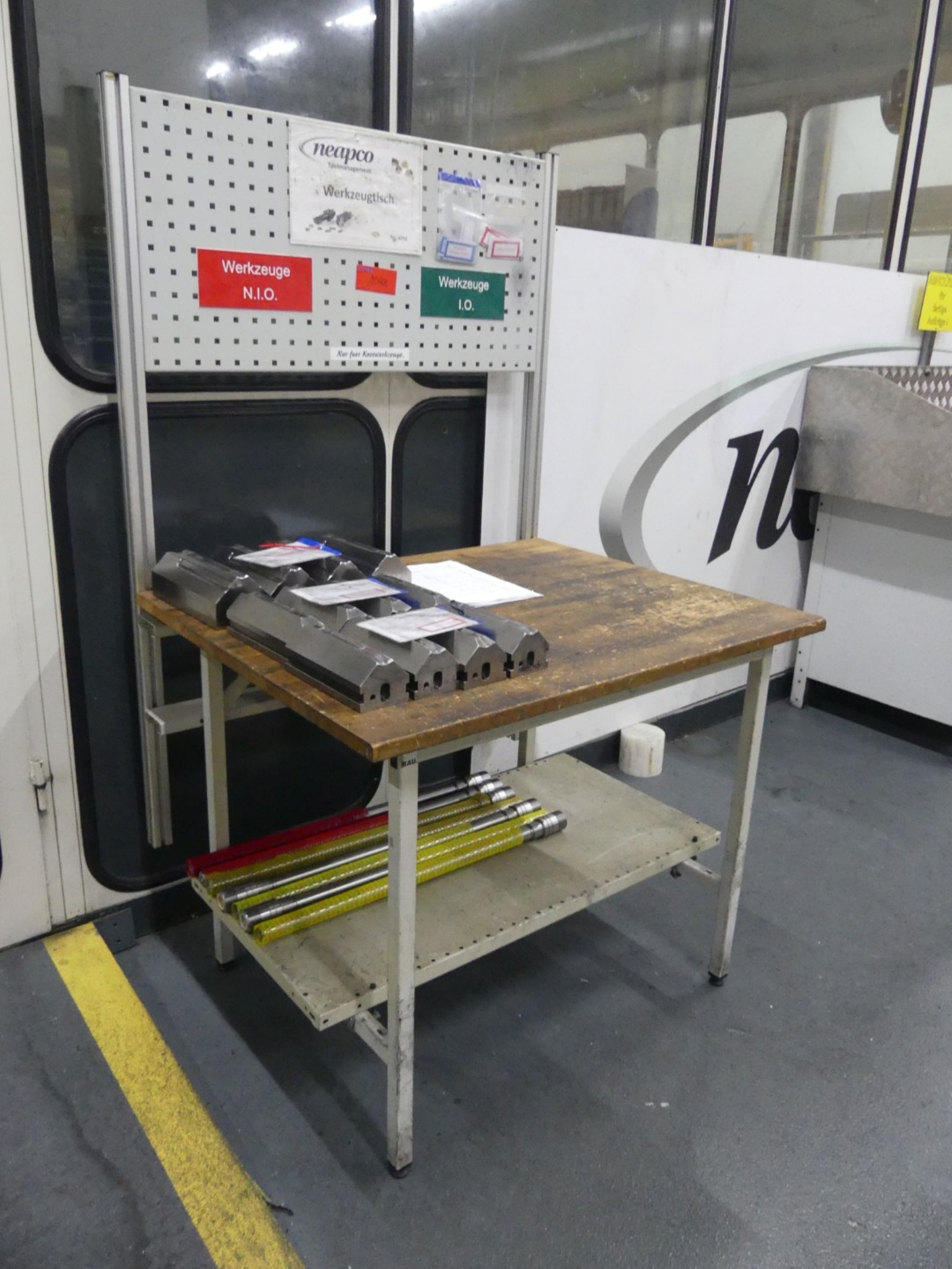 Centros de maquinagem, máquinas para trabalhar metais e linhas de produção da indústria automóvel-2