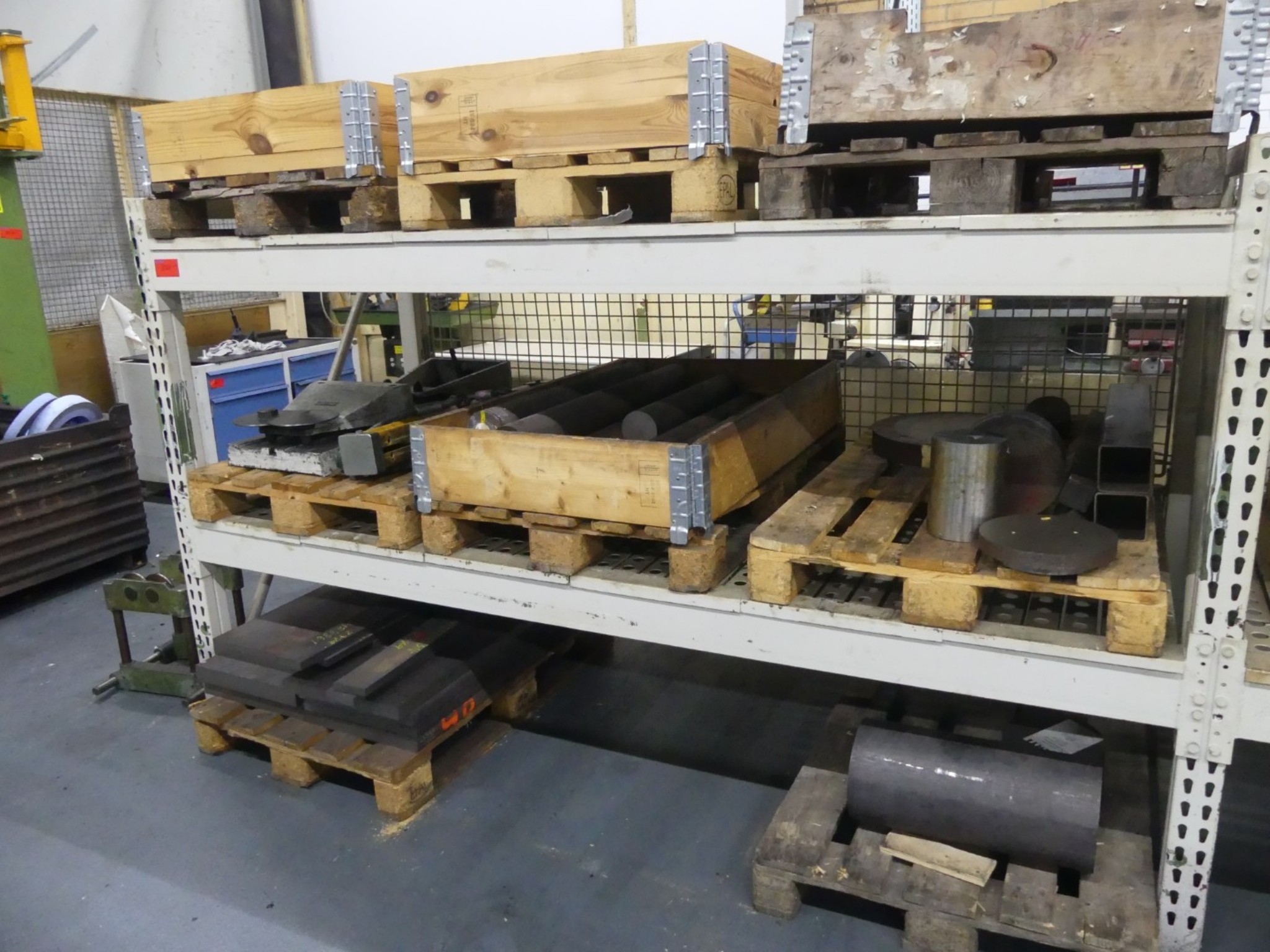 Centres d'usinage, machines d'usinage des métaux et lignes de production de l'industrie automobile-1