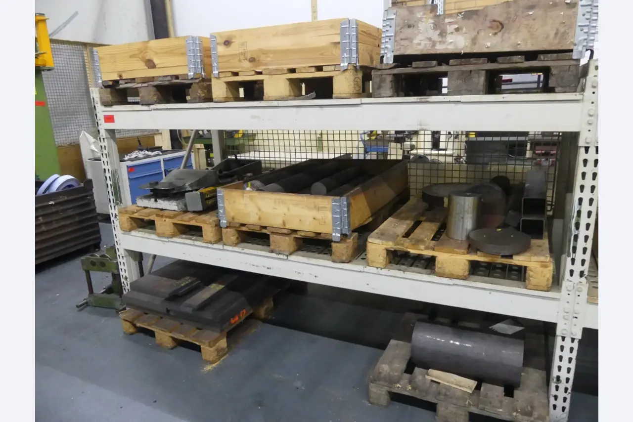 Centres d'usinage, machines d'usinage des métaux et lignes de production de l'industrie automobile-1