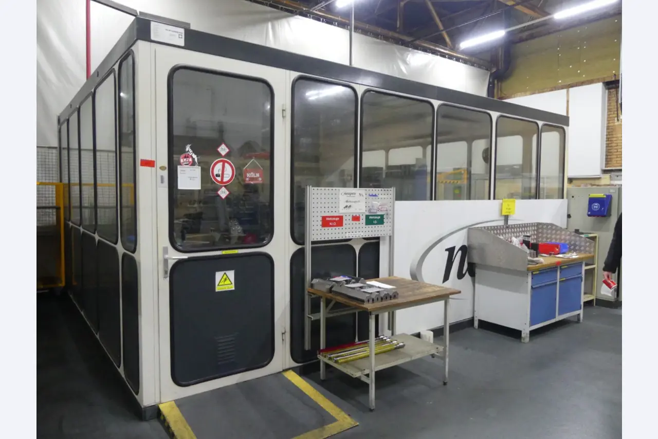 Centres d'usinage, machines d'usinage des métaux et lignes de production de l'industrie automobile-1