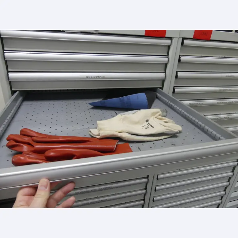 Bearbeitungszentren, metallbearbeitende Maschinen und Produktionslinen aus der Automobilindustrie-6