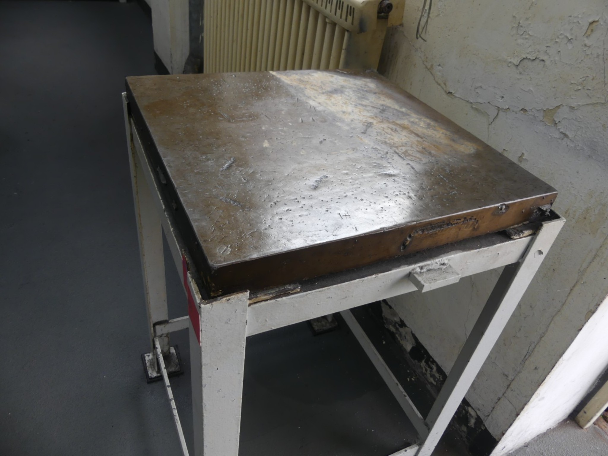 Bearbeitungszentren, metallbearbeitende Maschinen und Produktionslinen aus der Automobilindustrie-2