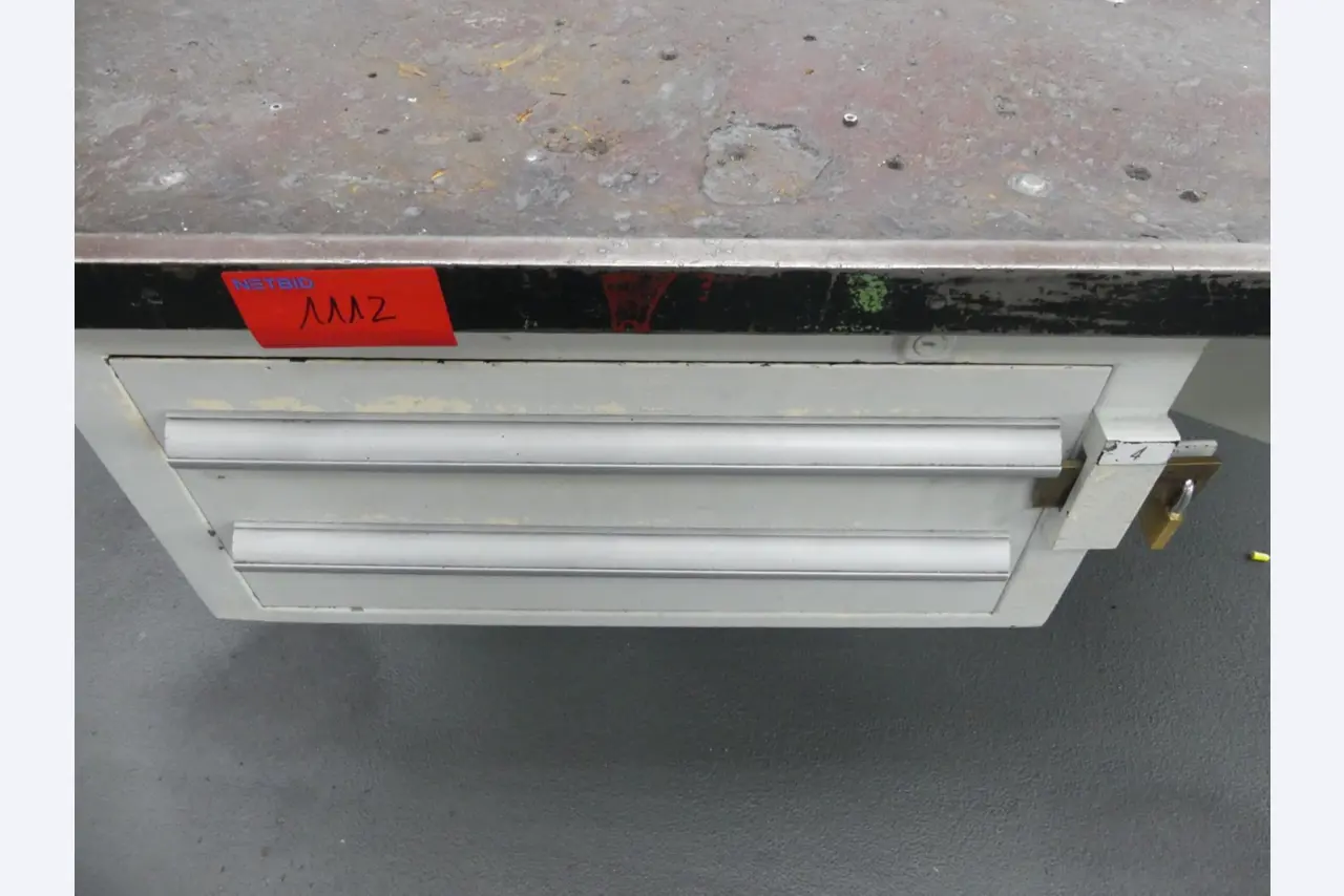 Bearbeitungszentren, metallbearbeitende Maschinen und Produktionslinen aus der Automobilindustrie-3