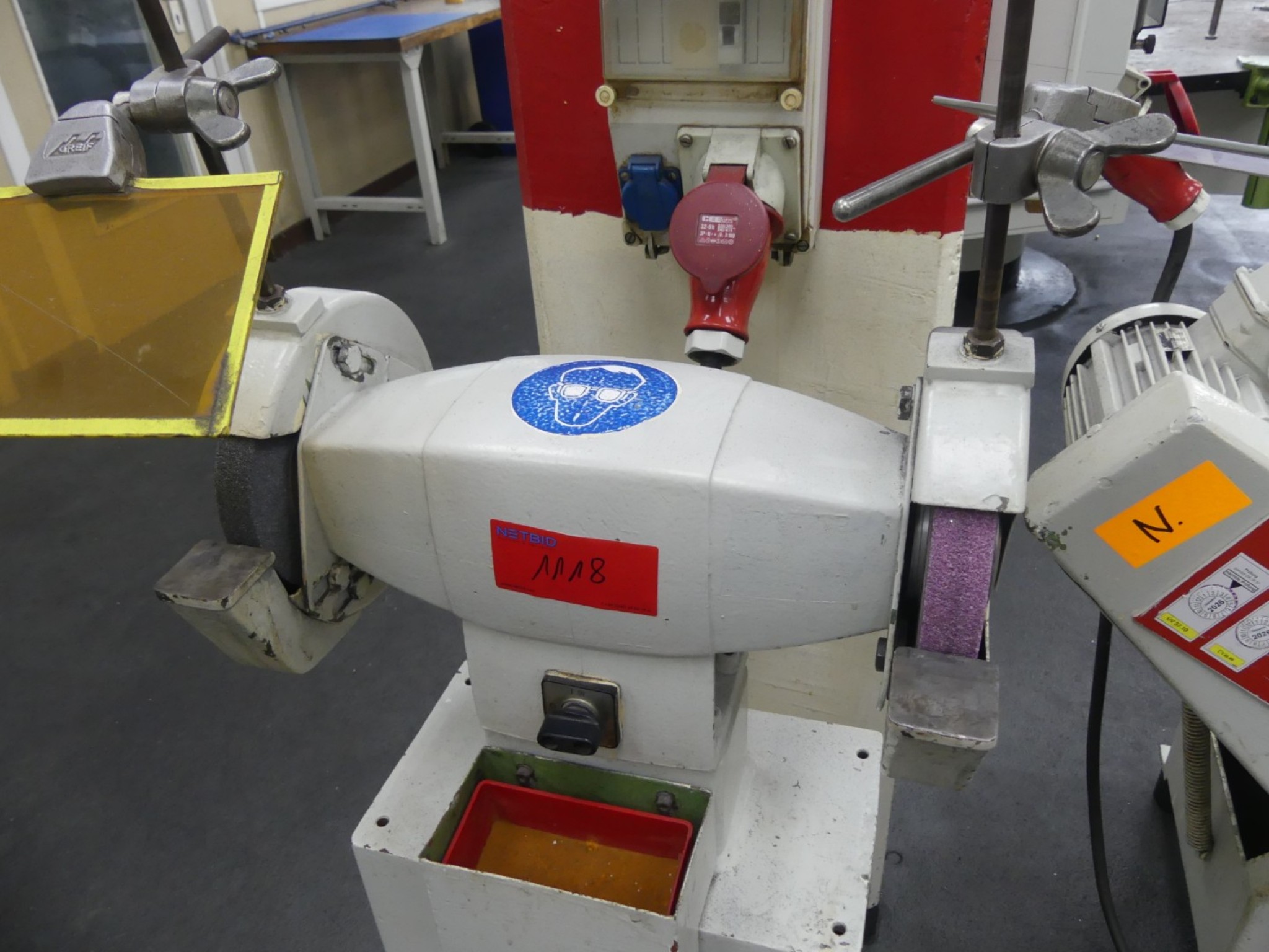 Bearbeitungszentren, metallbearbeitende Maschinen und Produktionslinen aus der Automobilindustrie-2
